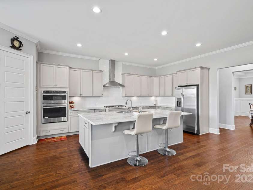 409 Wheatberry Hill Drive, Matthews, NC 28104.  MLS# CAR4255424, YatesRealty ID 14986. 