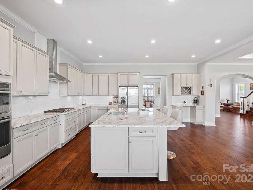 409 Wheatberry Hill Drive, Matthews, NC 28104.  MLS# CAR4255424, YatesRealty ID 14986. 