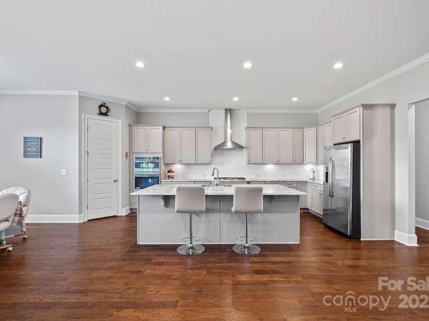 409 Wheatberry Hill Drive, Matthews, NC 28104.  MLS# CAR4255424, YatesRealty ID 14986. 