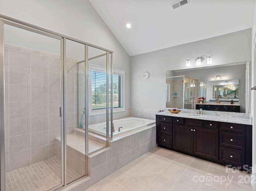 409 Wheatberry Hill Drive, Matthews, NC 28104.  MLS# CAR4255424, YatesRealty ID 14986. 