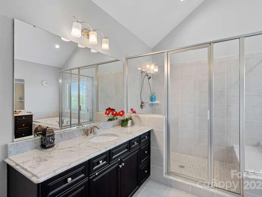 409 Wheatberry Hill Drive, Matthews, NC 28104.  MLS# CAR4255424, YatesRealty ID 14986. 