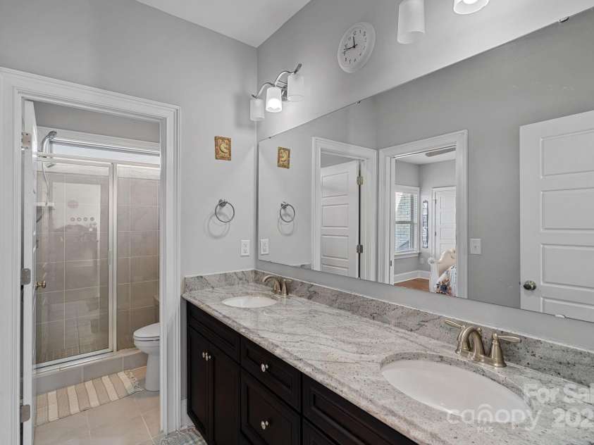 409 Wheatberry Hill Drive, Matthews, NC 28104.  MLS# CAR4255424, YatesRealty ID 14986. 