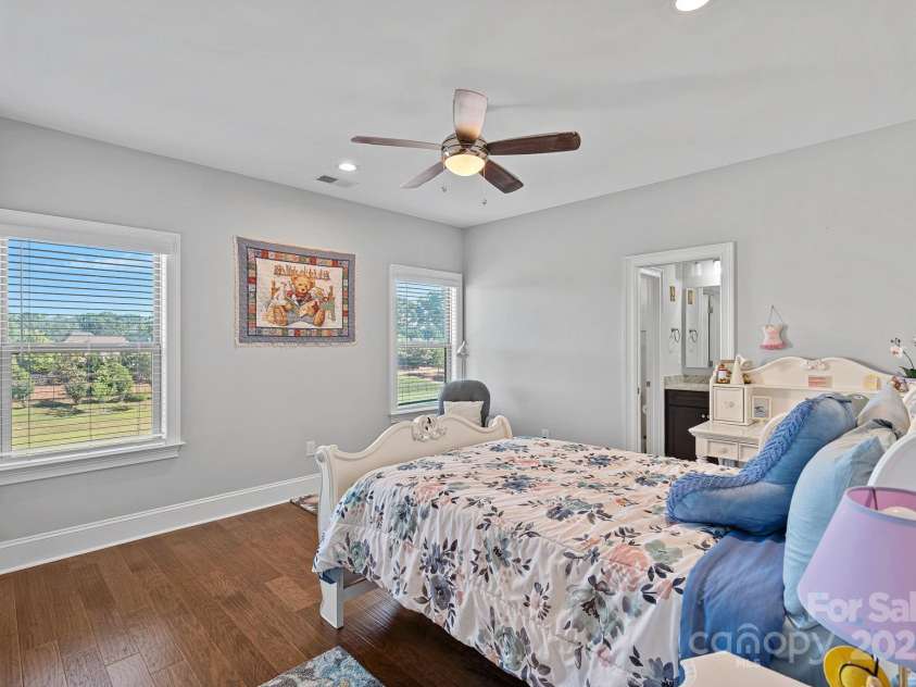 409 Wheatberry Hill Drive, Matthews, NC 28104.  MLS# CAR4255424, YatesRealty ID 14986. 