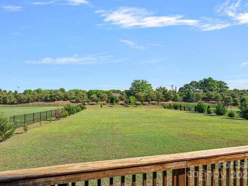 409 Wheatberry Hill Drive, Matthews, NC 28104.  MLS# CAR4255424, YatesRealty ID 14986. 
