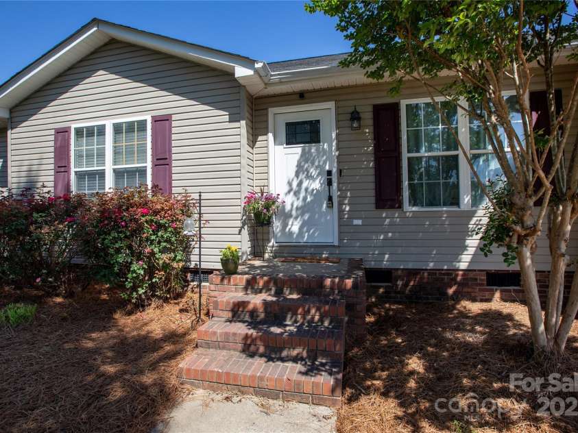 109 Hunter Court, Oakboro, NC 28129.  MLS# CAR4252652, YatesRealty ID 14987. 