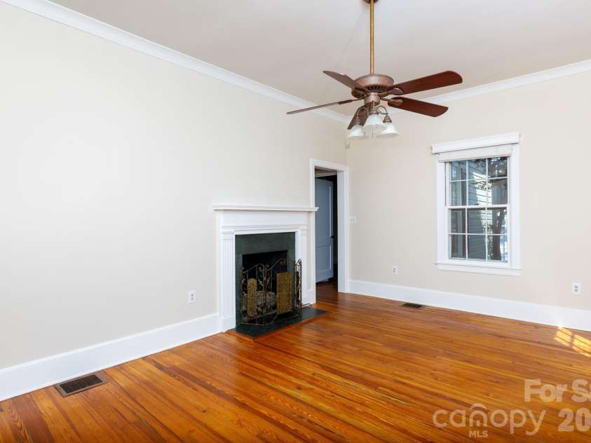 224 4th Avenue, Gastonia, NC 28052.  MLS# CAR4362798, YatesRealty ID 14989. Fireplace