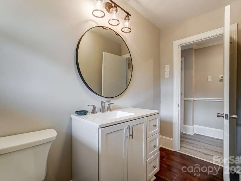 170 Sherwood Circle, Rock Hill, SC 29730.  MLS# CAR4220569, YatesRealty ID 1499. 2nd Bath