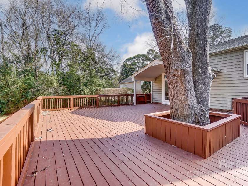 170 Sherwood Circle, Rock Hill, SC 29730.  MLS# CAR4220569, YatesRealty ID 1499. 