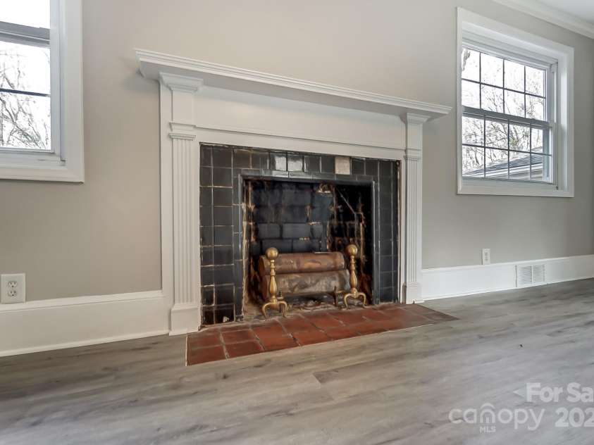 170 Sherwood Circle, Rock Hill, SC 29730.  MLS# CAR4220569, YatesRealty ID 1499. Living Room