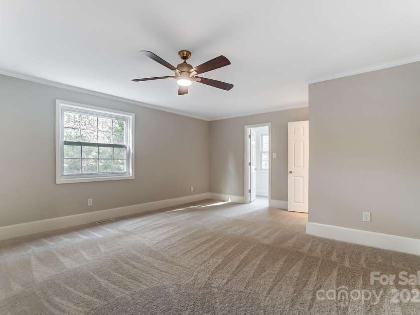 170 Sherwood Circle, Rock Hill, SC 29730.  MLS# CAR4220569, YatesRealty ID 1499. Primary Bedroom