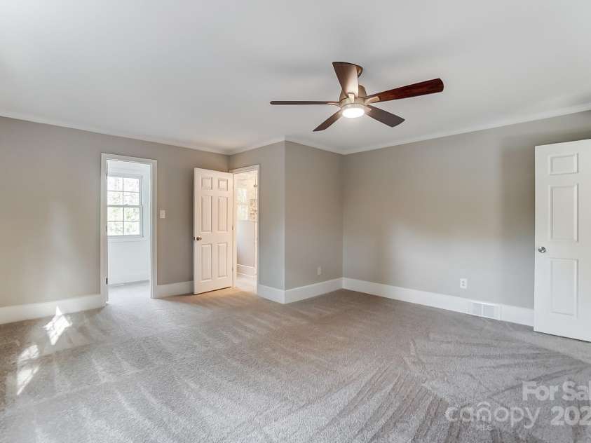 170 Sherwood Circle, Rock Hill, SC 29730.  MLS# CAR4220569, YatesRealty ID 1499. Primary Bedroom