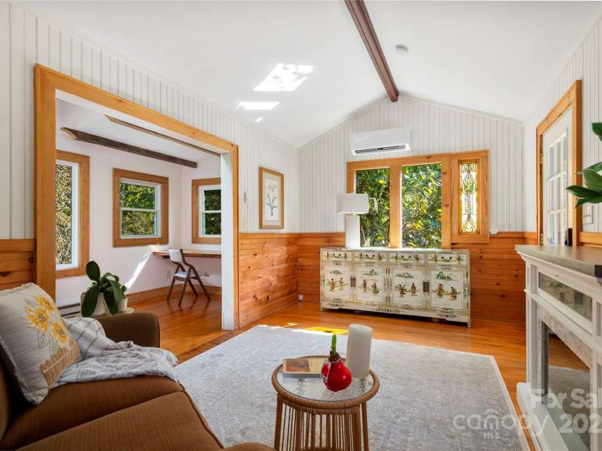 528 Padgettown Road, Black Mountain, NC 28711.  MLS# CAR4261507, YatesRealty ID 1499. 