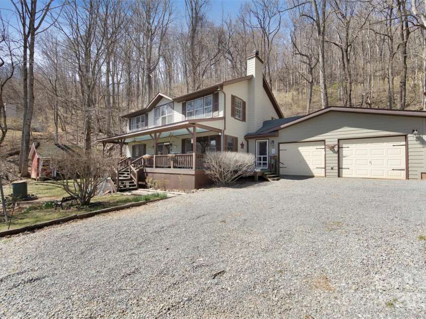 150 Sorghum Drive, Waynesville, NC 28785.  MLS# CAR4251906, YatesRealty ID 14990. 