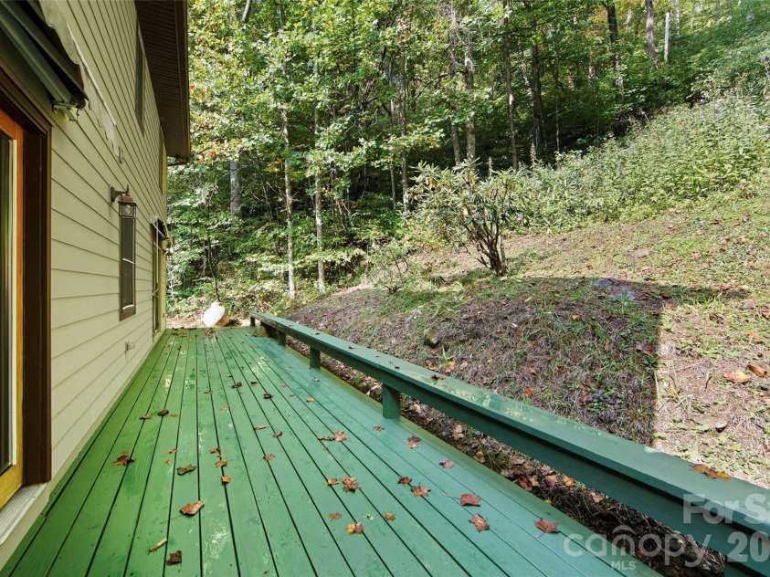 150 Sorghum Drive, Waynesville, NC 28785.  MLS# CAR4251906, YatesRealty ID 14990. 