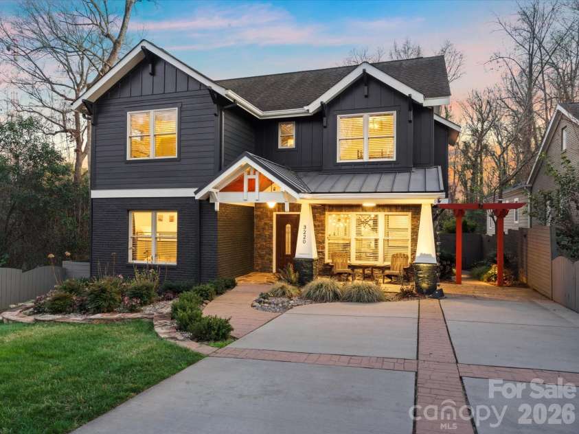3220 Commonwealth Avenue, Charlotte, NC 28205.  MLS# CAR4361542, YatesRealty ID 14991. 