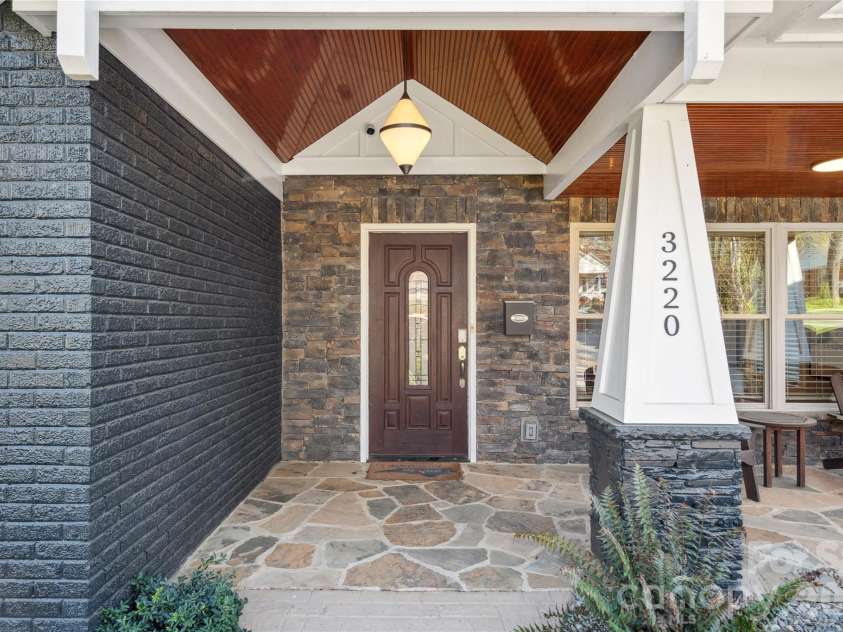 3220 Commonwealth Avenue, Charlotte, NC 28205.  MLS# CAR4361542, YatesRealty ID 14991. 