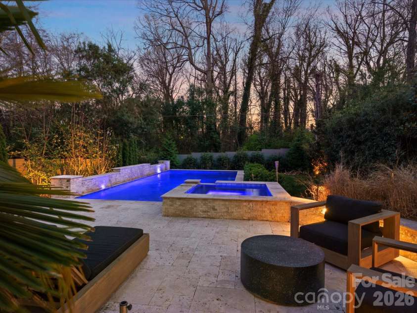 3220 Commonwealth Avenue, Charlotte, NC 28205.  MLS# CAR4361542, YatesRealty ID 14991. 