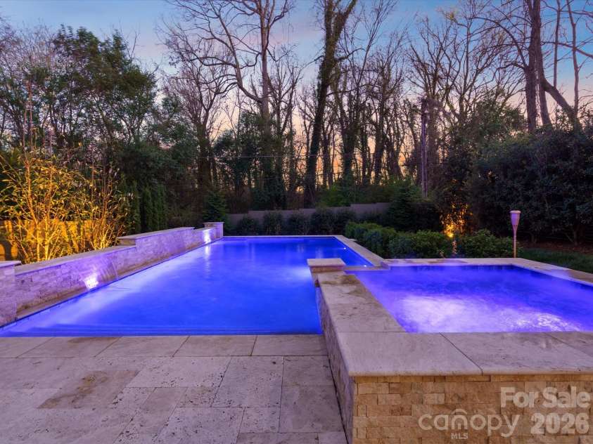 3220 Commonwealth Avenue, Charlotte, NC 28205.  MLS# CAR4361542, YatesRealty ID 14991. 