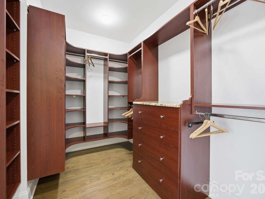3220 Commonwealth Avenue, Charlotte, NC 28205.  MLS# CAR4361542, YatesRealty ID 14991. 