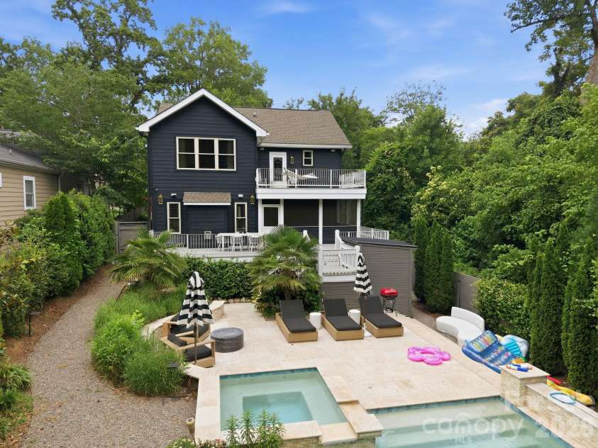 3220 Commonwealth Avenue, Charlotte, NC 28205.  MLS# CAR4361542, YatesRealty ID 14991. 