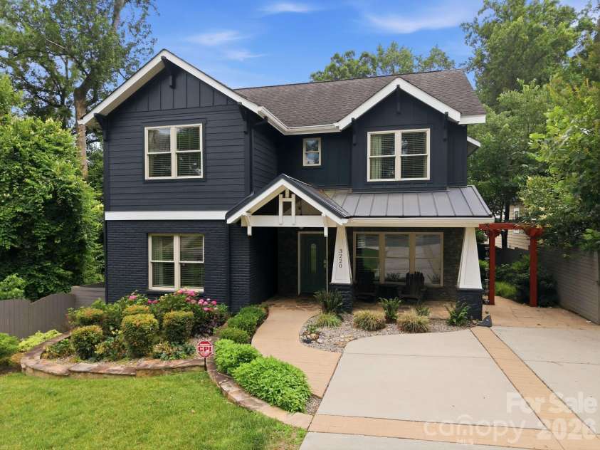 3220 Commonwealth Avenue, Charlotte, NC 28205.  MLS# CAR4361542, YatesRealty ID 14991. 