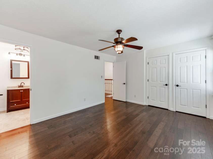 4605 Hedgemore Drive, Charlotte, NC 28209.  MLS# CAR4292889, YatesRealty ID 14992. 