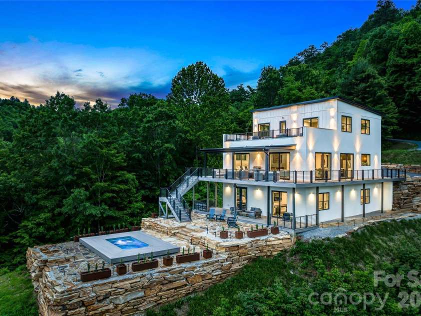 840 Fontana Trace Drive, Almond, NC 28702.  MLS# CAR4369929, YatesRealty ID 14992. 