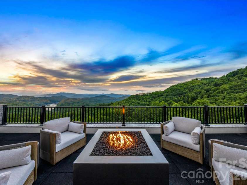 840 Fontana Trace Drive, Almond, NC 28702.  MLS# CAR4369929, YatesRealty ID 14992. 