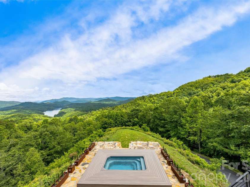 840 Fontana Trace Drive, Almond, NC 28702.  MLS# CAR4369929, YatesRealty ID 14992. 