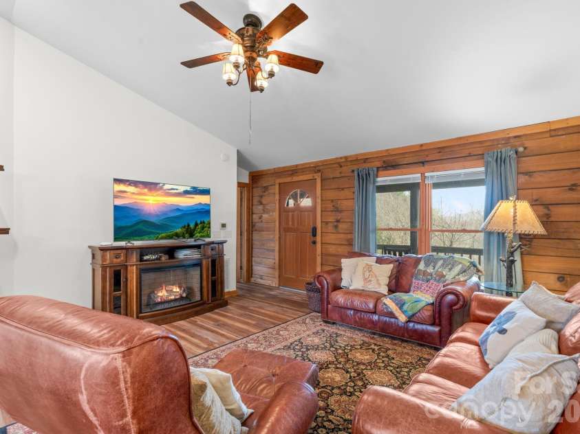 350 Eureka Hills Circle, Boone, NC 28607.  MLS# CAR4366812, YatesRealty ID 14993. 