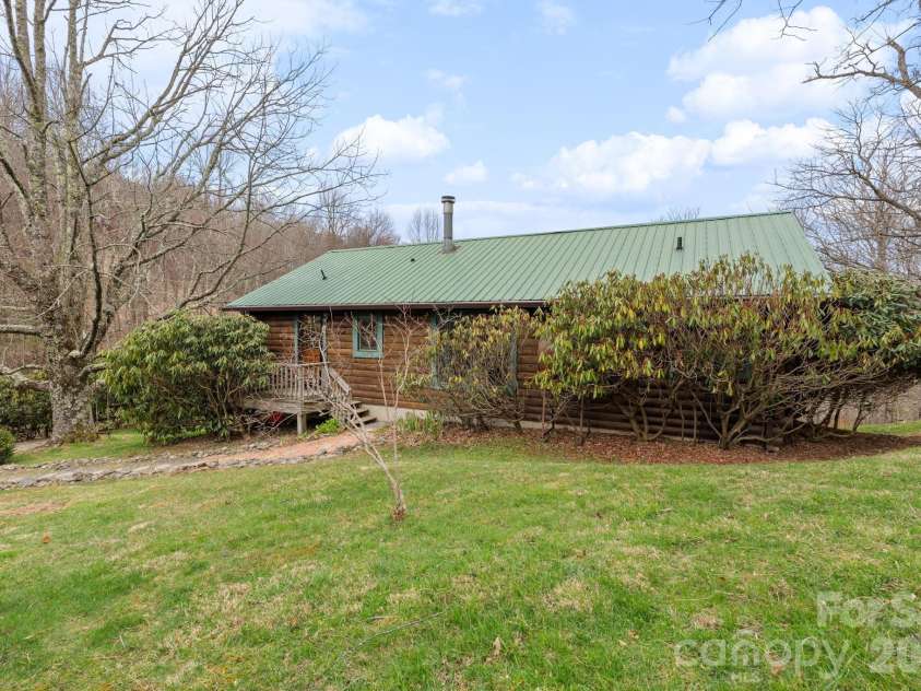 350 Eureka Hills Circle, Boone, NC 28607.  MLS# CAR4366812, YatesRealty ID 14993. 