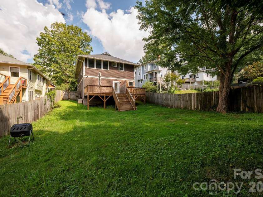 38 Austin Avenue, Asheville, NC 28801.  MLS# CAR4364938, YatesRealty ID 14994. 
