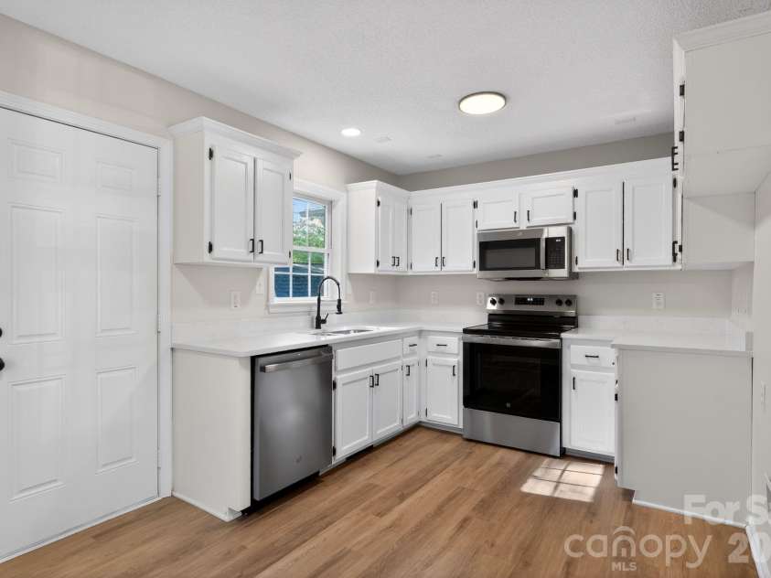 208 Pasour Street, Dallas, NC 28034.  MLS# CAR4371134, YatesRealty ID 14995. 