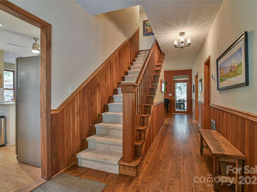 306 View Street, Black Mountain, NC 28711.  MLS# CAR4241357, YatesRealty ID 14995. 