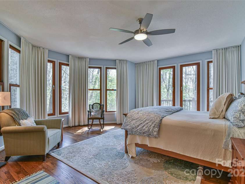 306 View Street, Black Mountain, NC 28711.  MLS# CAR4241357, YatesRealty ID 14995. Main Floor Primary Bedroom