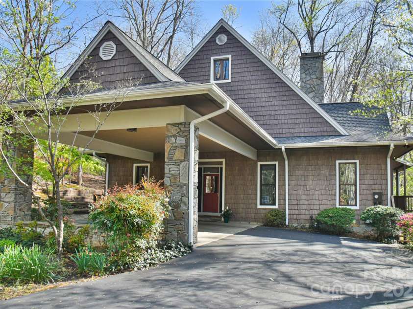 306 View Street, Black Mountain, NC 28711.  MLS# CAR4241357, YatesRealty ID 14995. One of a KInd