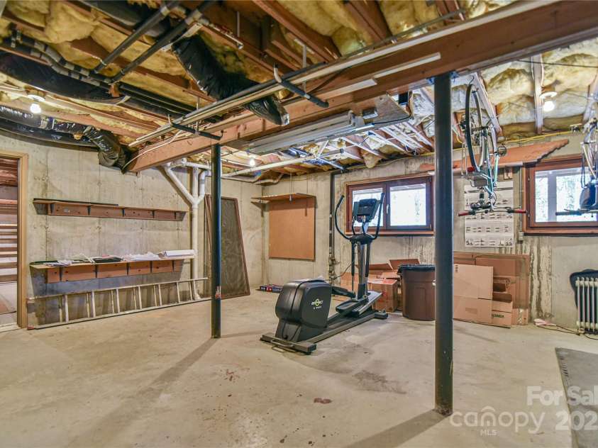 306 View Street, Black Mountain, NC 28711.  MLS# CAR4241357, YatesRealty ID 14995. Super Storage