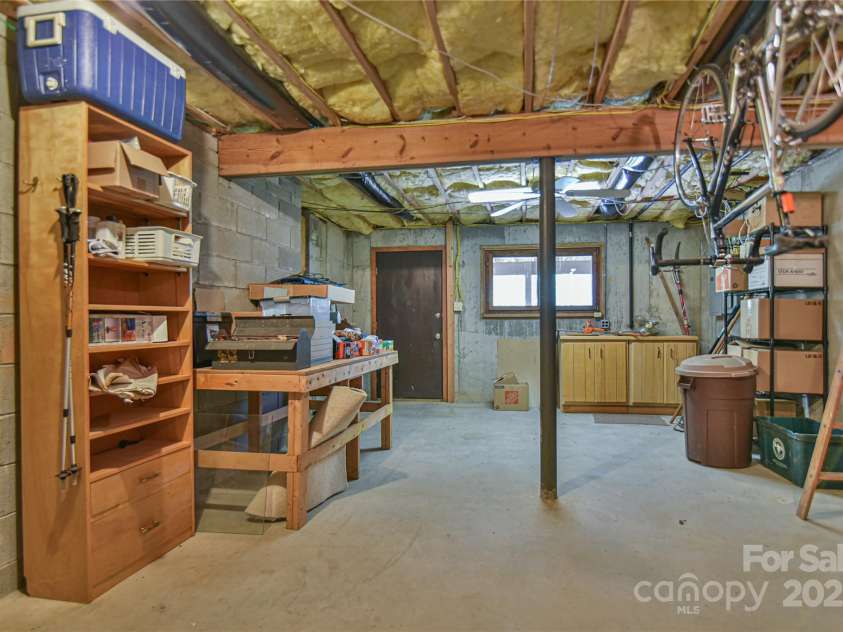 306 View Street, Black Mountain, NC 28711.  MLS# CAR4241357, YatesRealty ID 14995. Workshop Space