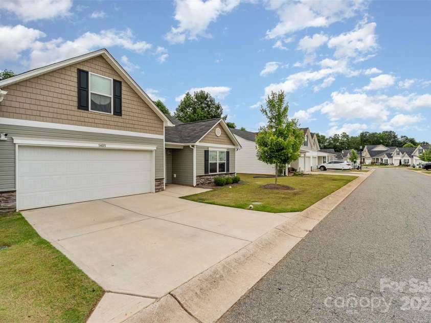 1405 Amberlight Circle, Salisbury, NC 28144.  MLS# CAR4262875, YatesRealty ID 14996. 