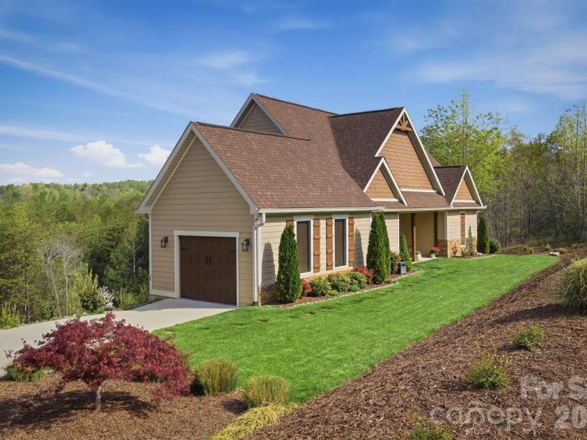 1510 High Valley Way, Lenoir, NC 28645.  MLS# CAR4356151, YatesRealty ID 14996. 
