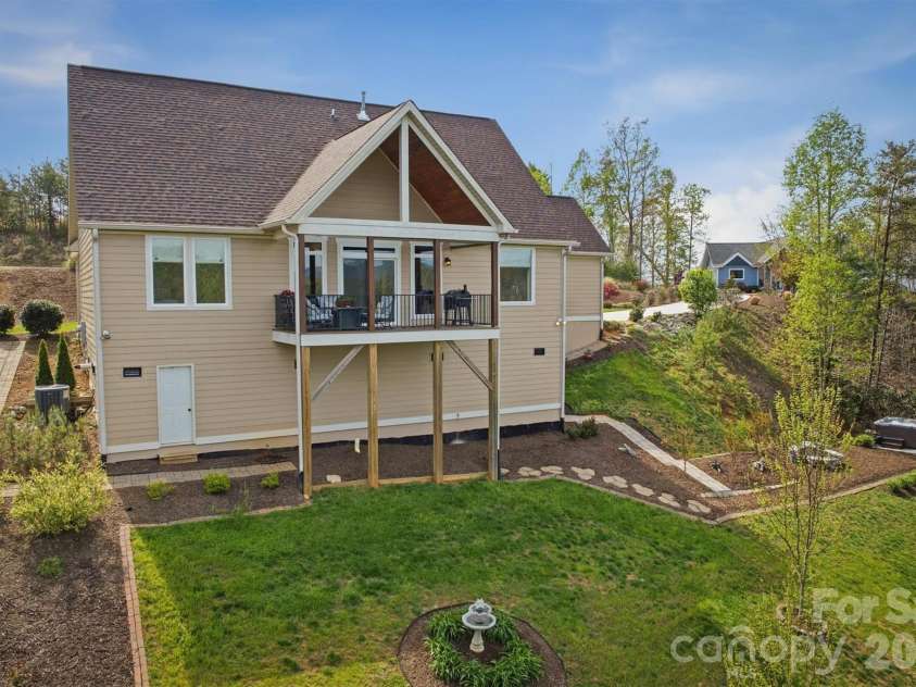 1510 High Valley Way, Lenoir, NC 28645.  MLS# CAR4356151, YatesRealty ID 14996. 