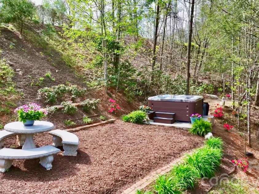 1510 High Valley Way, Lenoir, NC 28645.  MLS# CAR4356151, YatesRealty ID 14996. 
