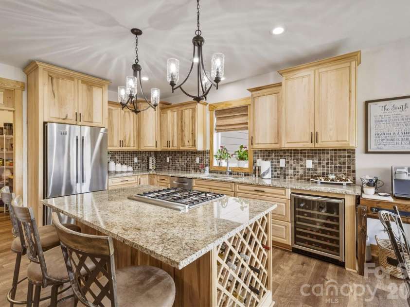 1510 High Valley Way, Lenoir, NC 28645.  MLS# CAR4356151, YatesRealty ID 14996. 