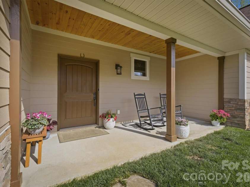 1510 High Valley Way, Lenoir, NC 28645.  MLS# CAR4356151, YatesRealty ID 14996. 