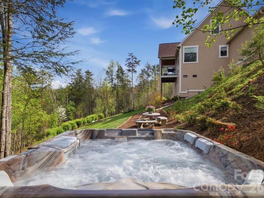 1510 High Valley Way, Lenoir, NC 28645.  MLS# CAR4356151, YatesRealty ID 14996. 