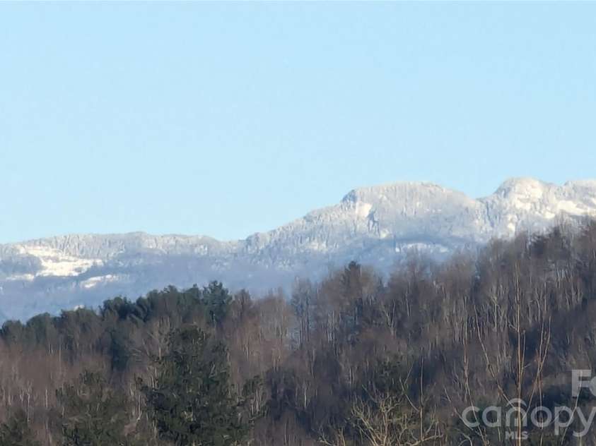 1510 High Valley Way, Lenoir, NC 28645.  MLS# CAR4356151, YatesRealty ID 14996. Grandfather Mountain view