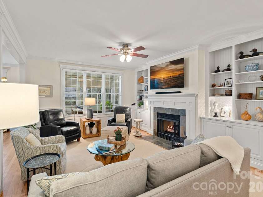 21307 Island Forest Drive, Cornelius, NC 28031.  MLS# CAR4325420, YatesRealty ID 14998. 