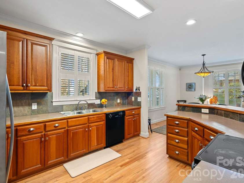 21307 Island Forest Drive, Cornelius, NC 28031.  MLS# CAR4325420, YatesRealty ID 14998. 