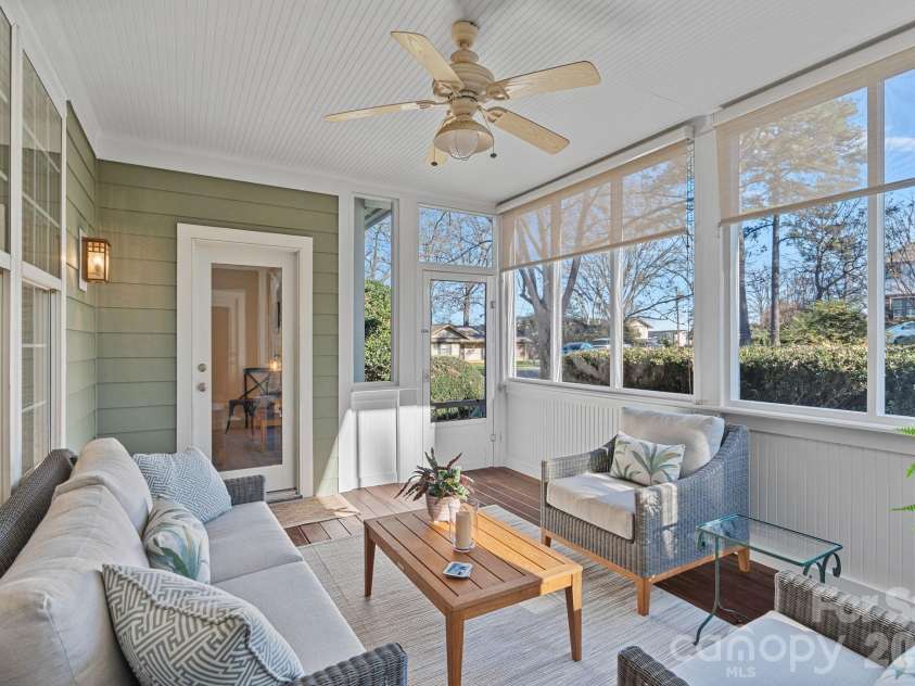 21307 Island Forest Drive, Cornelius, NC 28031.  MLS# CAR4325420, YatesRealty ID 14998. 