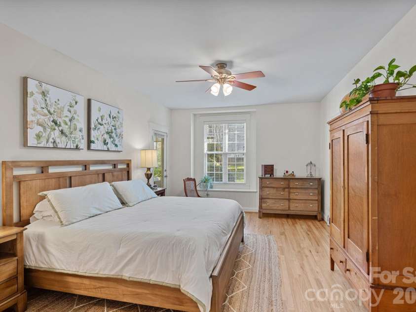21307 Island Forest Drive, Cornelius, NC 28031.  MLS# CAR4325420, YatesRealty ID 14998. 